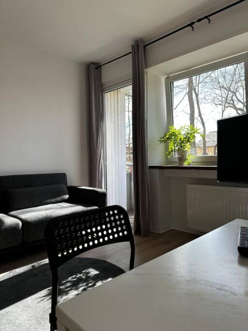 Apartment In Ruhiger Lage-Waschmaschine-Balkon Wolfsburg Exteriör bild