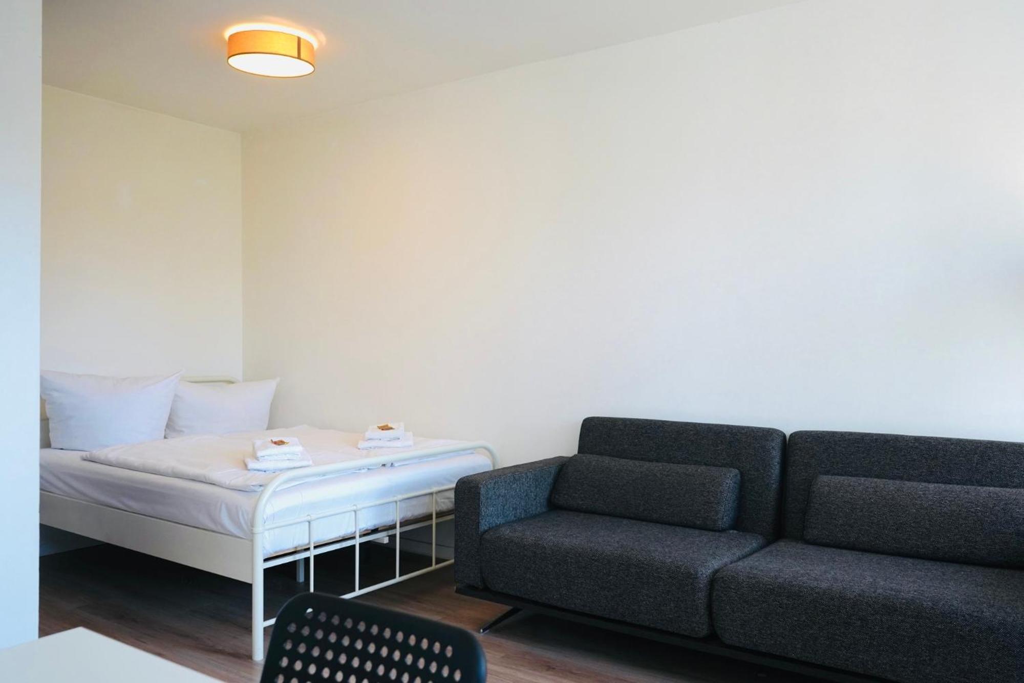 Apartment In Ruhiger Lage-Waschmaschine-Balkon Wolfsburg Exteriör bild